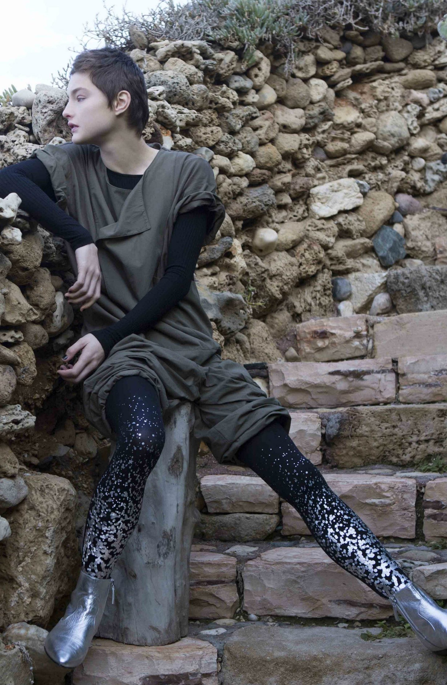 Zohara Paint It Black Grey Silver Print Tights