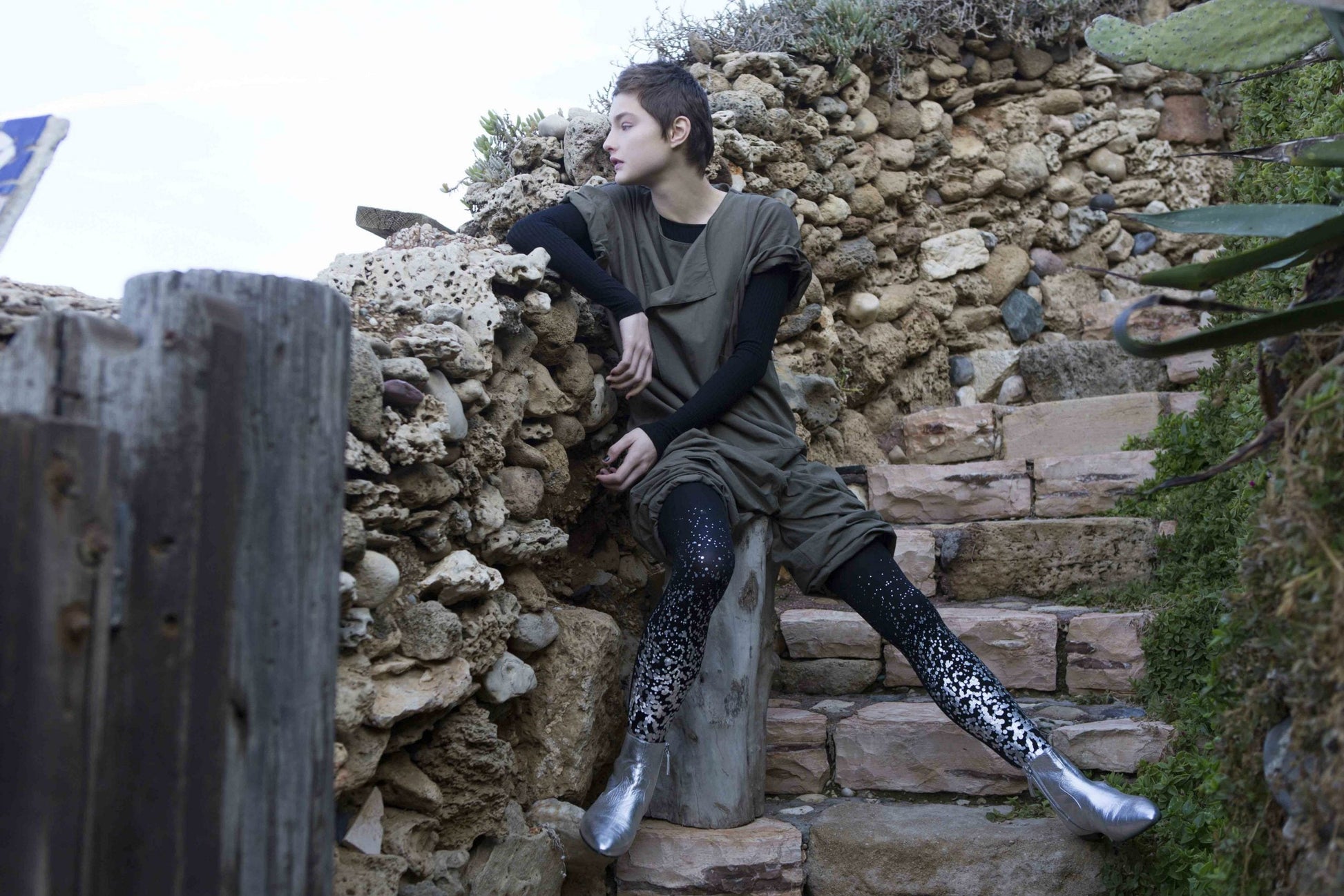 Zohara Paint It Black Grey Silver Print Tights