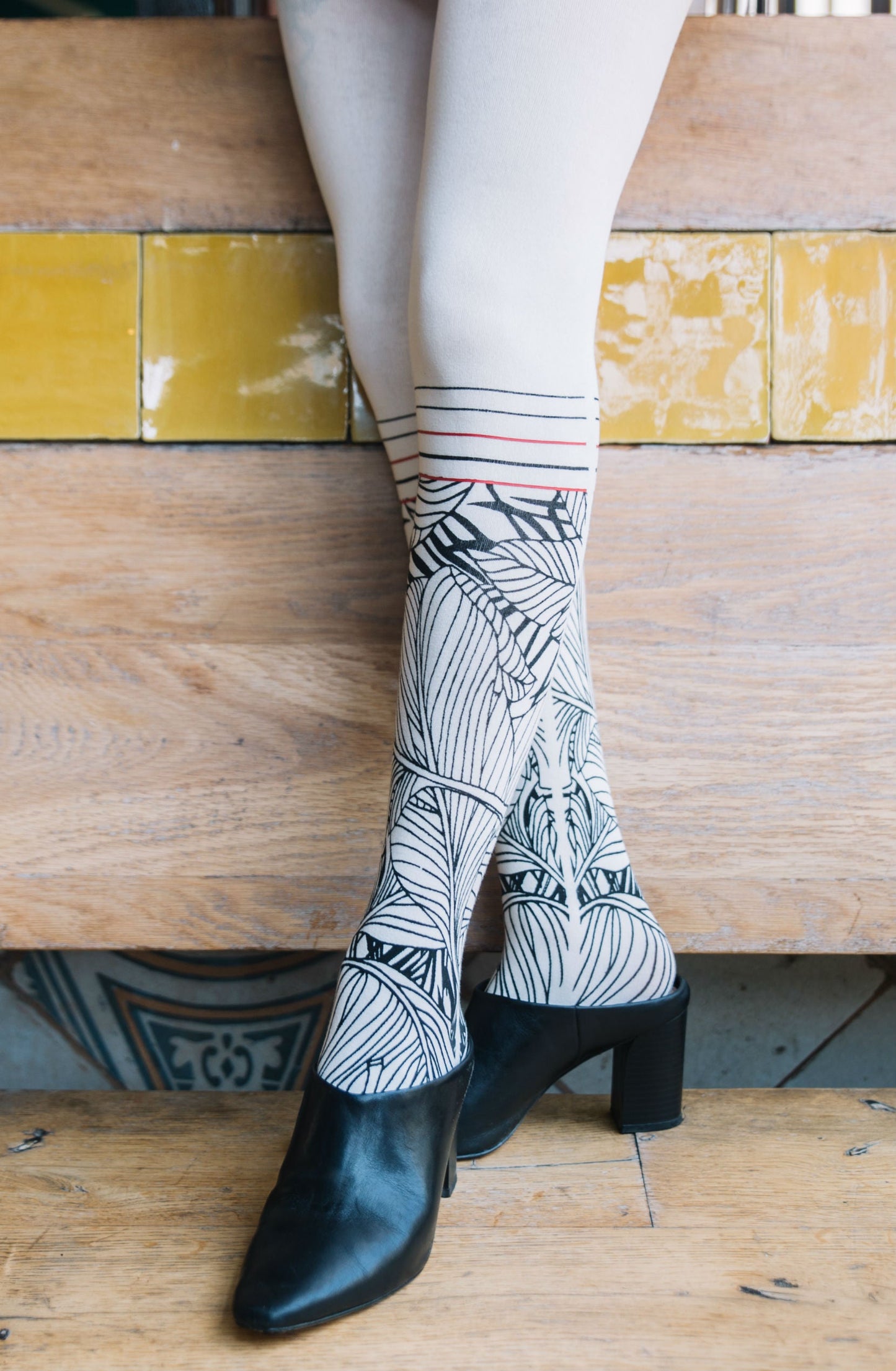 Zohara Waikiki Nights Cream Tights
